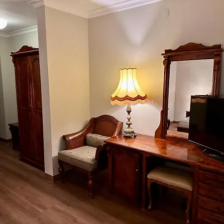 Aparthotel Irys 3*